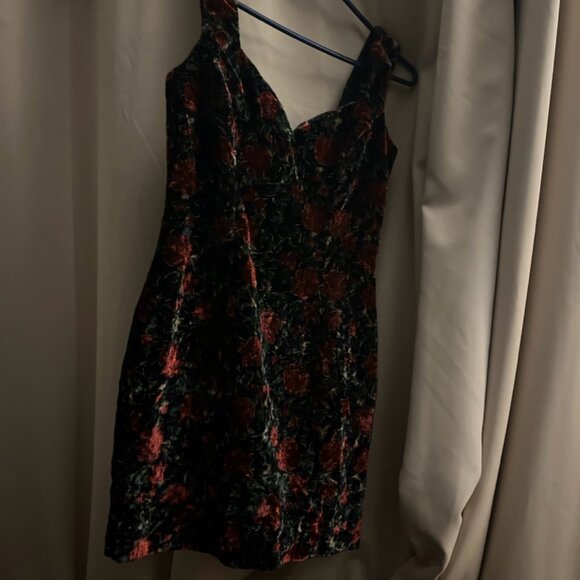 Size 9 dark velvet floral mini dress - Picture 1 of 5